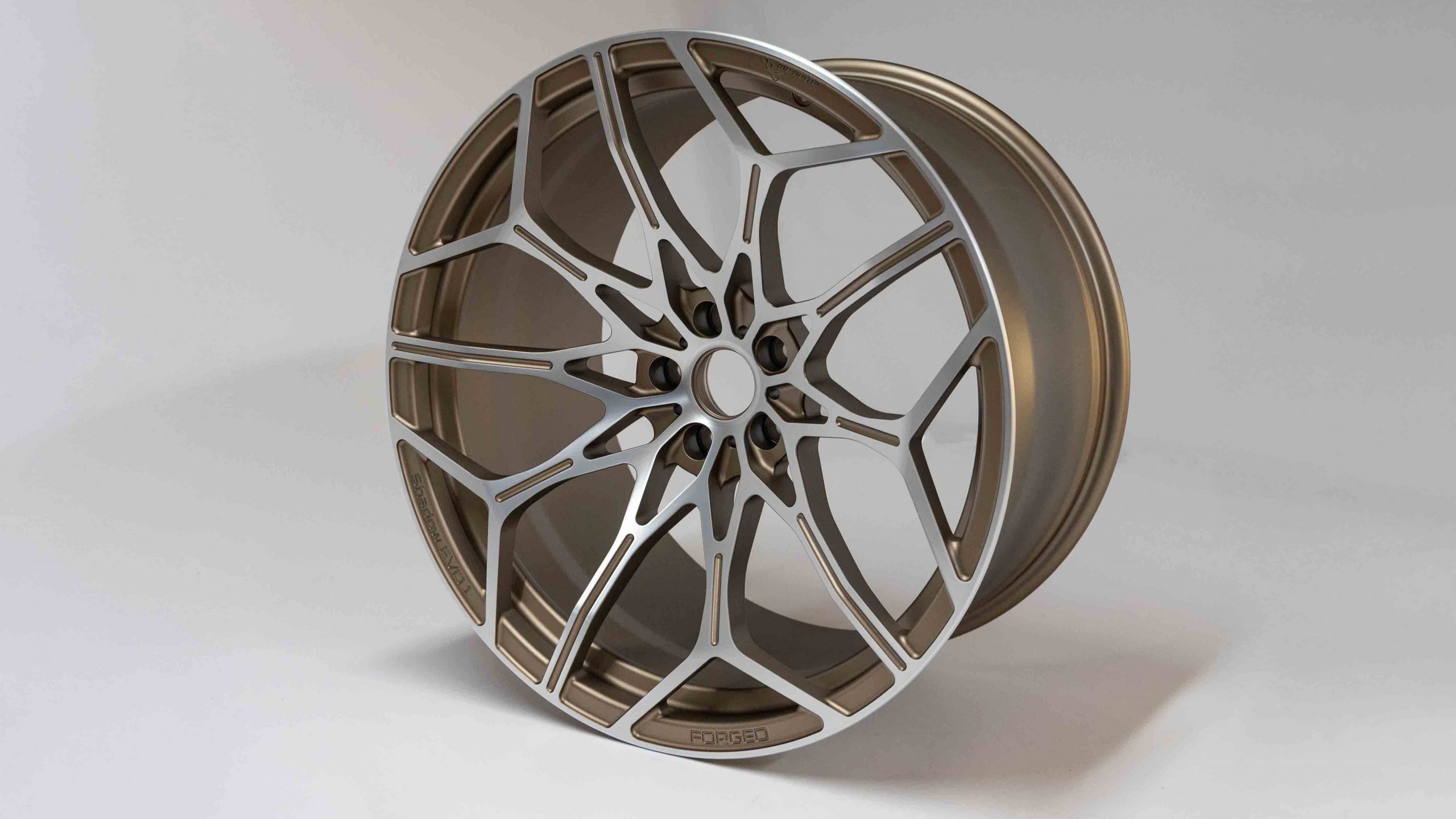 ShadowEvo1_Champagner_DiamondCut_Felgen_M5G90