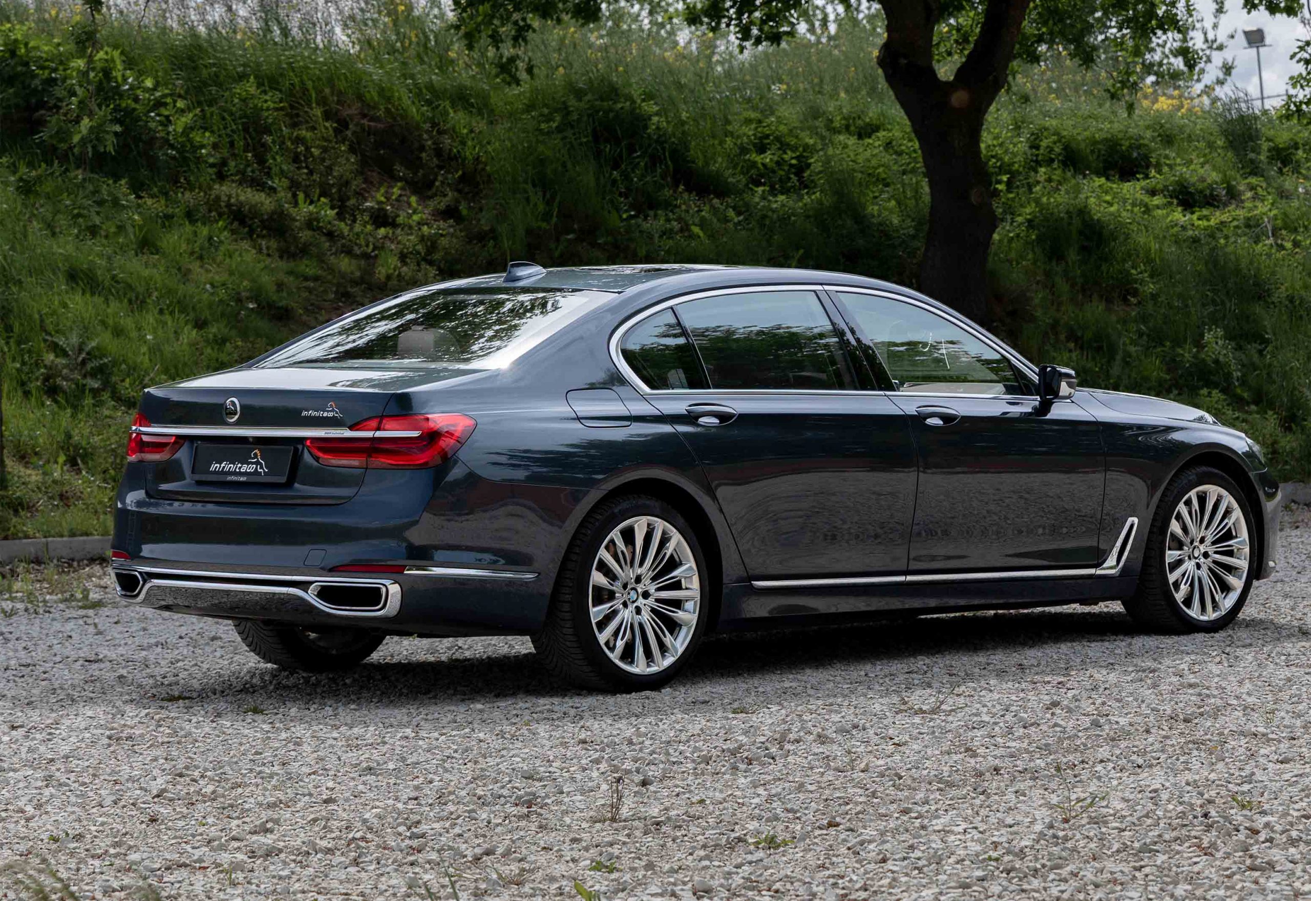 infinitas SP700 BMW 750Li